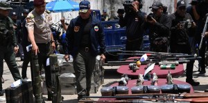 Clarín: Crimen y narcotráfico, el trasfondo de una fuga masiva y un arsenal en una cárcel de Venezuela