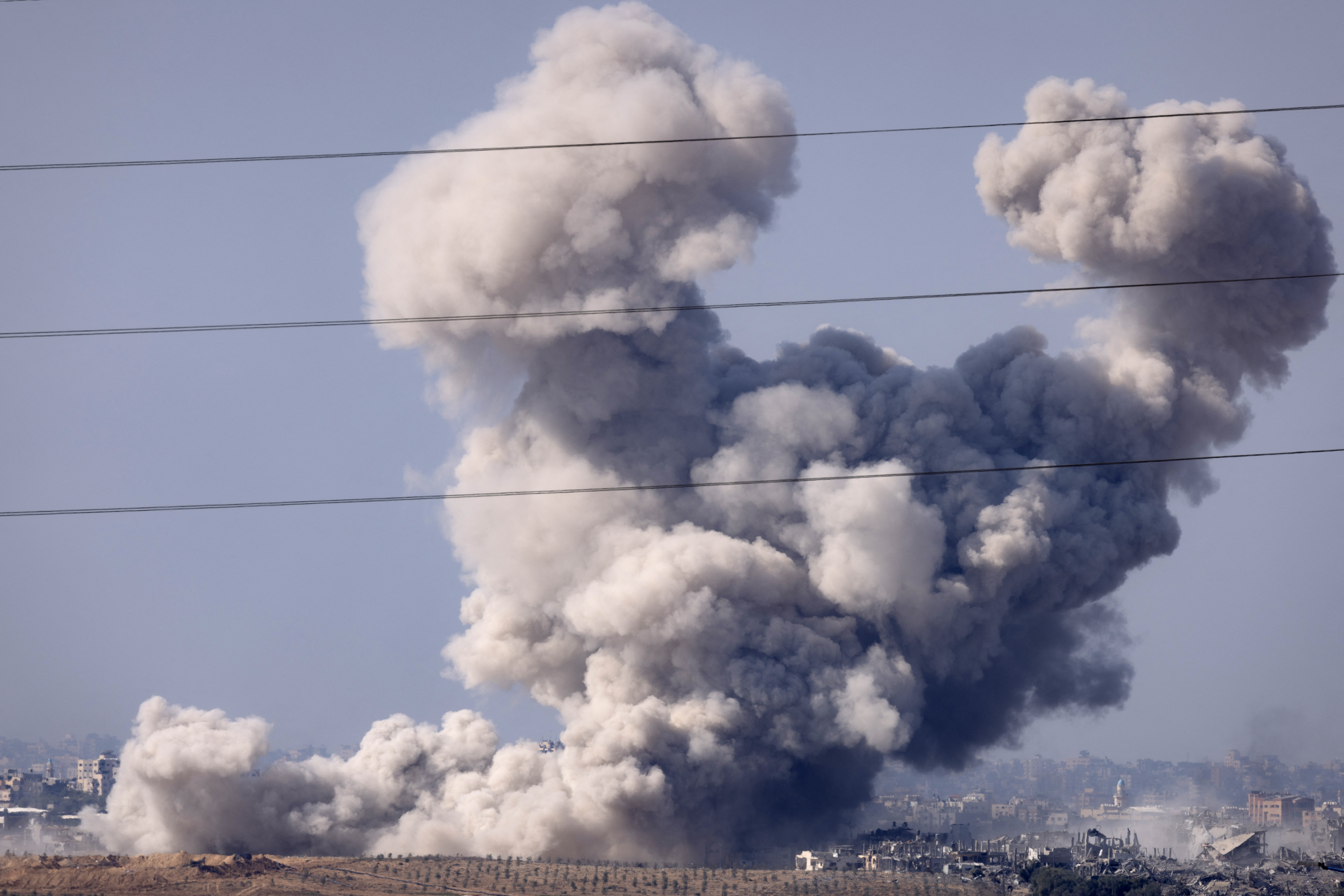Al menos 18 muertos por bombardeos de EEUU en Siria e Irak, según ONG y fuentes militares