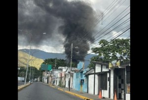 Foto: Se registró incendio en estructura de la Upel en Maracay