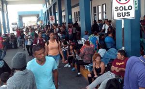 Más de cinco mil migrantes, la mayoría venezolanos, han salido de Perú en lo que va de mes
