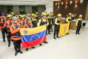Bomberos de Venezuela llegaron a Bolivia para combatir los incendios forestales (Imágenes)