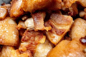 Estudio determinó que el chicharrón de cerdo es más saludable que la coliflor, la zanahoria y la espinaca