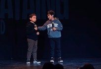 Luis Chataing publicó un hermoso VIDEO compartiendo el escenario con sus hijos