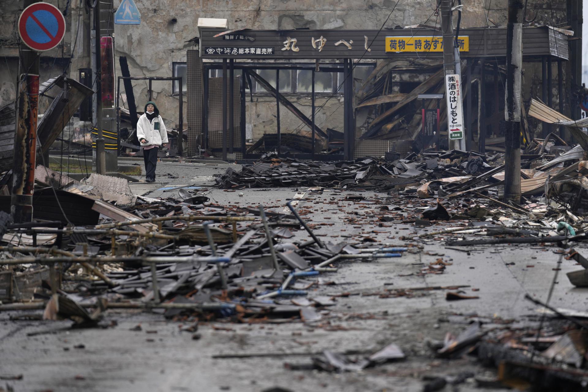 Confirman casi 80 personas desaparecidas tras el devastador terremoto en Japón