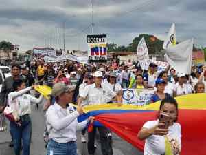 Piquete de la GNB no pudo impedir que marcha de docentes de Barinas llegara a la plaza Bolívar