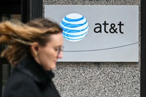 A pesar de la respuesta de AT&T, decenas de miles de usuarios en EEUU aseguran no tener servicio