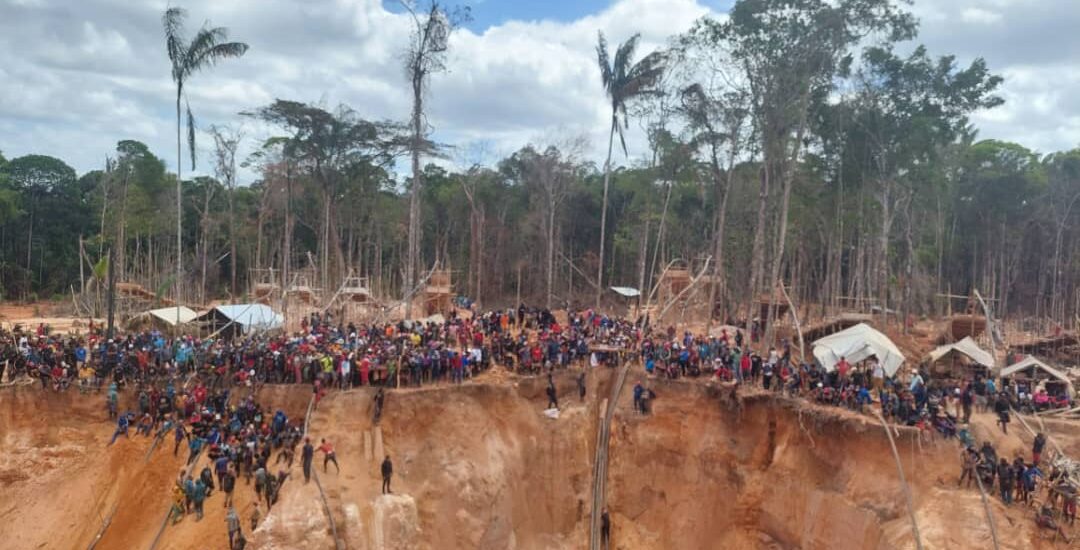 Fanb aseguró haber desalojado a 1.271 personas de la mina “Bulla Loca”