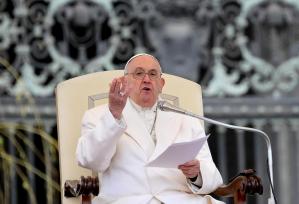El papa Francisco pide decisiones “valientes” y “eficaces” a los Gobiernos “a favor de la familia”