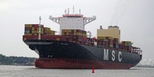 Israel califica como una “operación pirata” el asalto contra un carguero civil en el golfo Pérsico