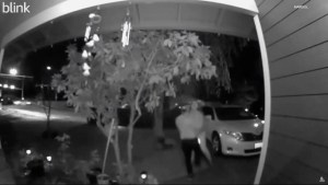Escalofriante VIDEO: Mujer grita por ayuda en la casa de un extraño antes de ser secuestrada en Oregón