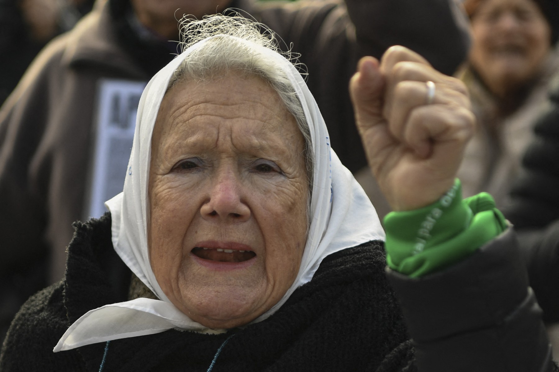 Murió a los 94 años Nora Cortiñas, emblema de las Madres de Plaza de Mayo en Argentina