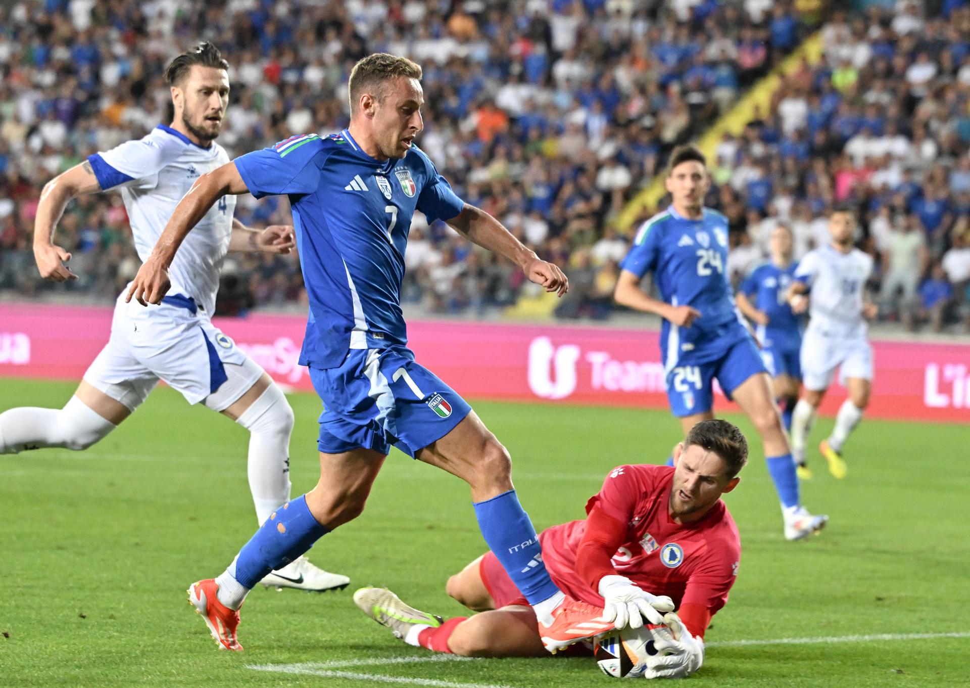 Italia tomó impulso antes de la Euro con una cómoda victoria ante Bosnia