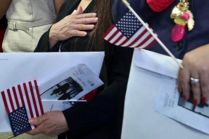 “Green cards” para cónyuges indocumentados de estadounidenses: “Una esperanza para muchos”
