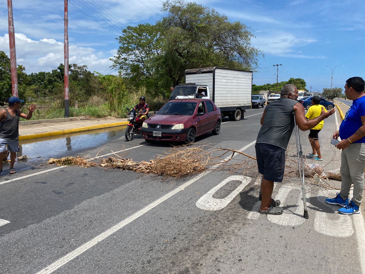 Más de 10 días sin agua tienen los vecinos de El Chaco y Cruz de la Unión en Cumaná
