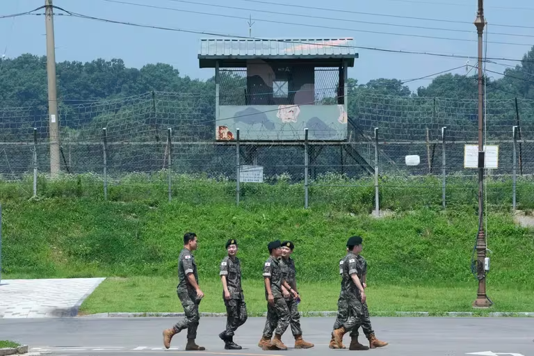 Ejército de Corea del Sur repelió a un grupo de soldados norcoreanos que cruzaron la línea de demarcación militar